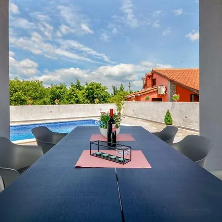 Lounge Modern House With Private Pool **** Villa