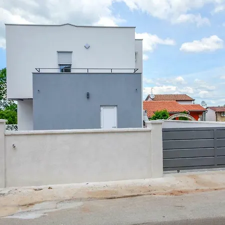 Lounge Modern House With Private Pool **** Villa