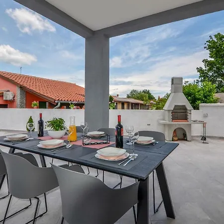 Lounge Modern House With Private Pool **** Villa