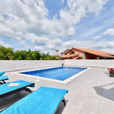 Lounge Modern House With Private Pool **** * Kavran