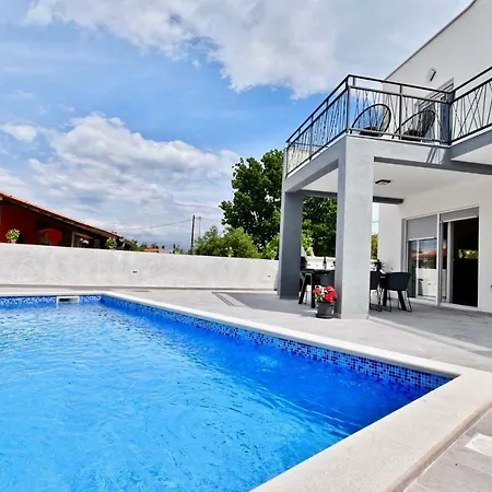 Villa Lounge Modern House With Private Pool **** *