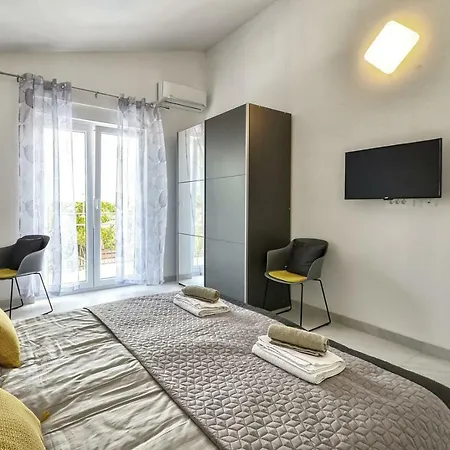 Lounge Modern House With Private Pool **** Kavran