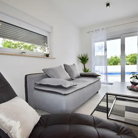 Lounge Modern House With Private Pool **** *