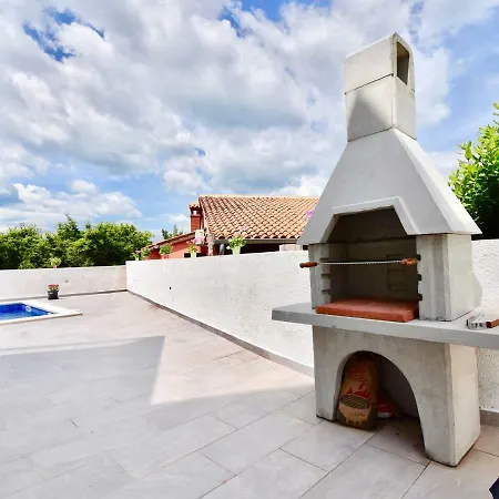 Lounge Modern House With Private Pool **** Villa